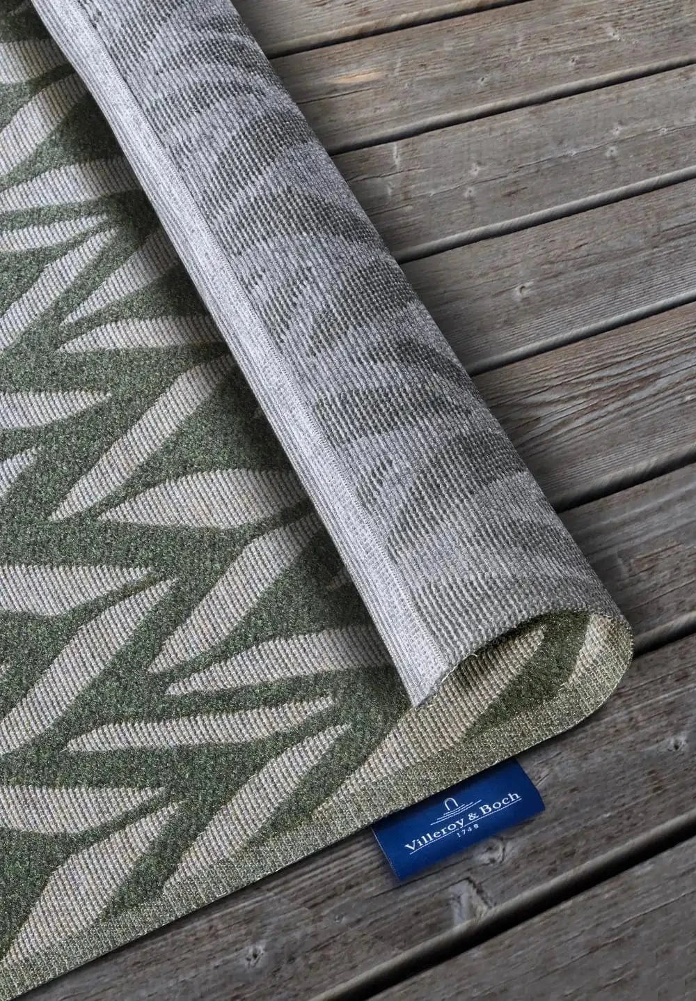 1883 Indoor Outdoor 106157 Jungle Green Rug - Image 2
