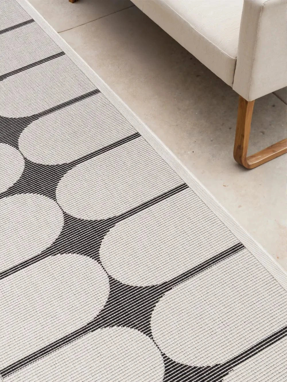 Duet 106244 Black White Indoor / Outdoor Reversible - Image 7
