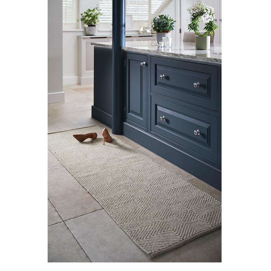 Estelle Natural Runner
