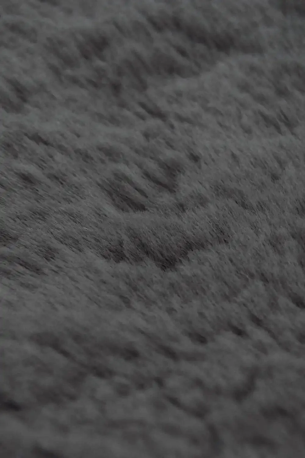 Luxury Faux Fur Melrose Grey - Image 9
