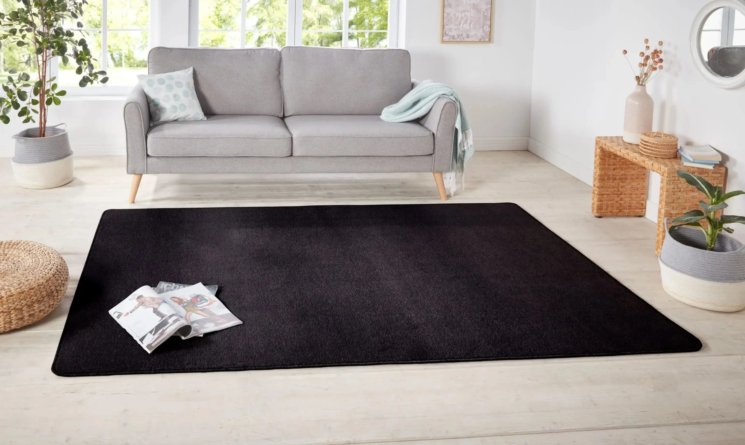 Nasty 102055 Black Rug