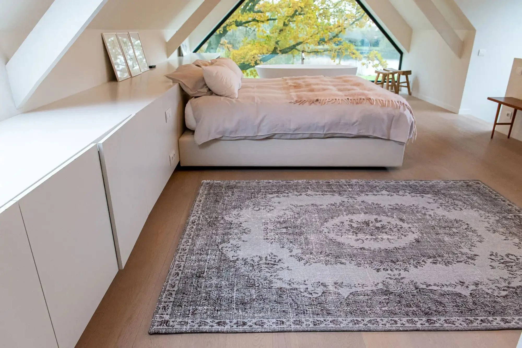 Palazzo Da Mosto 9107 Contarini White Rugs
