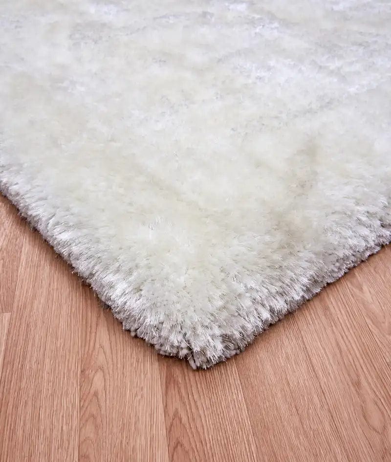 Plush White - Image 3