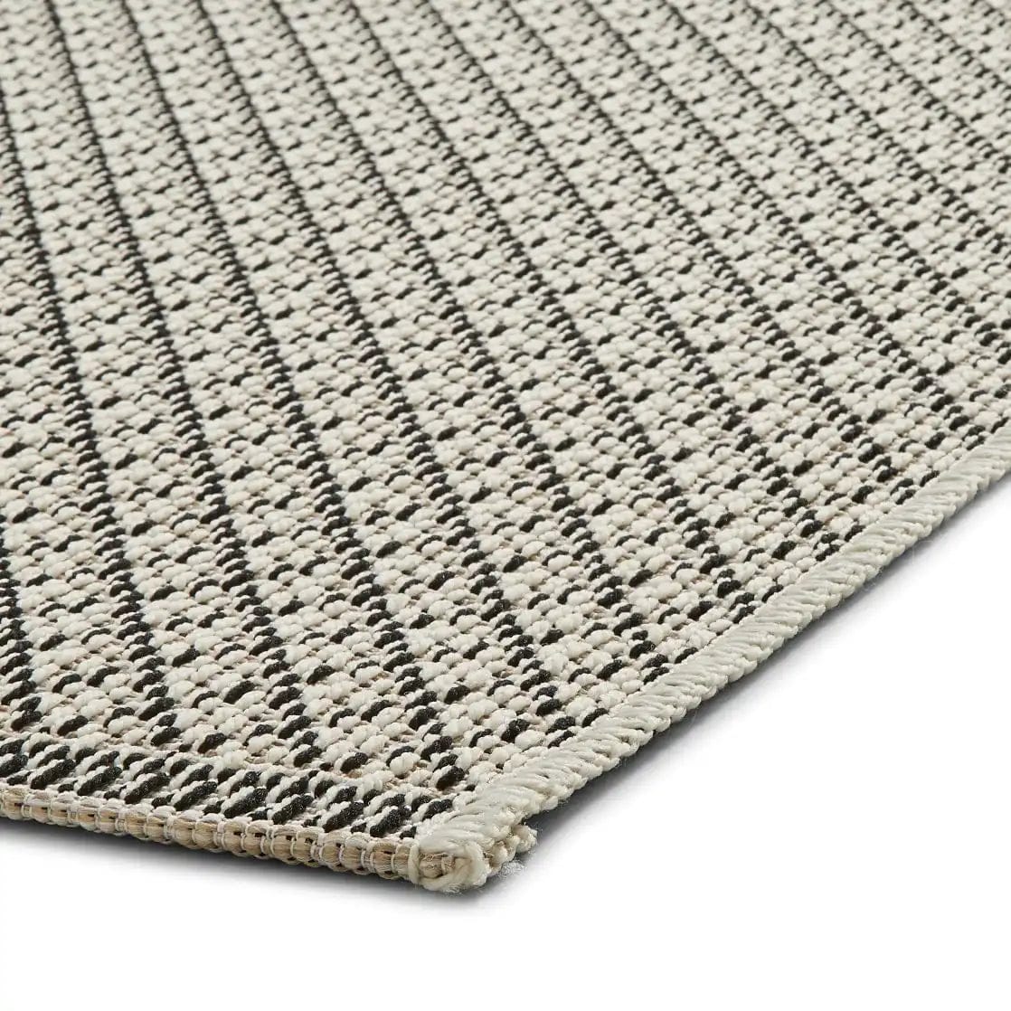 Stitch 9682 Beige/Black - Image 3