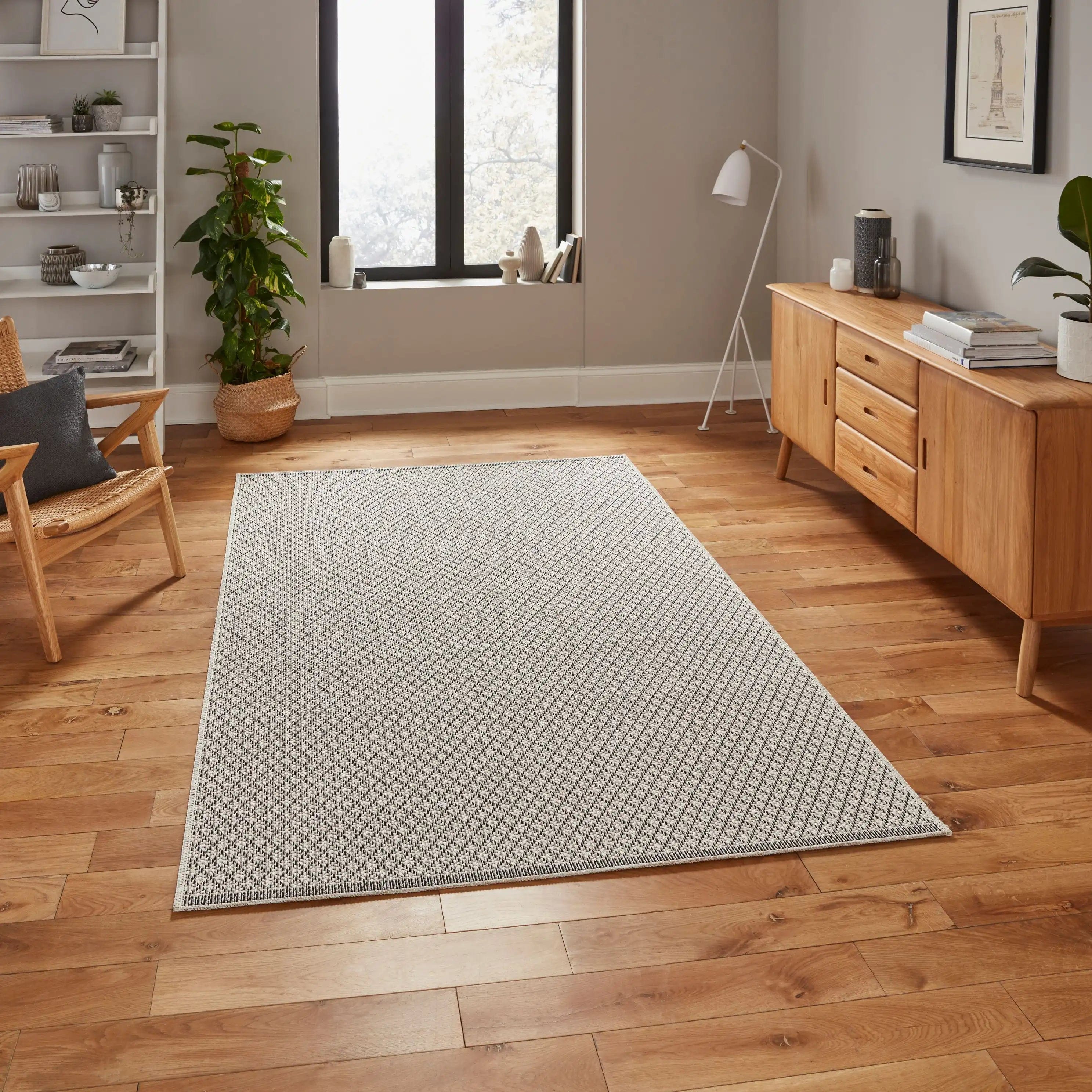 Stitch 9682 Beige/Black - Image 5